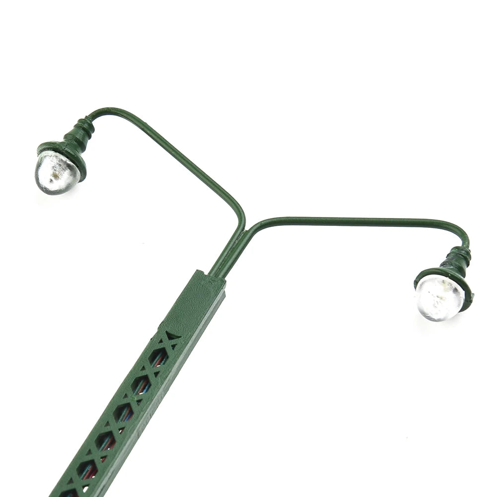 Lot de 5 Lampadaires HO 1:87 à LED – Miniature pour Décor Ferroviaire et Diorama